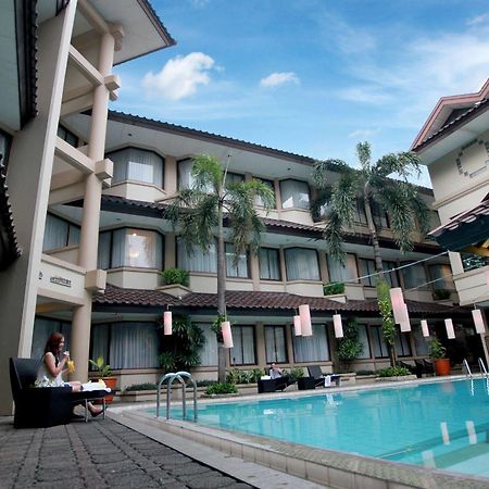 Bentani Hotel & Residence 치레본 외부 사진