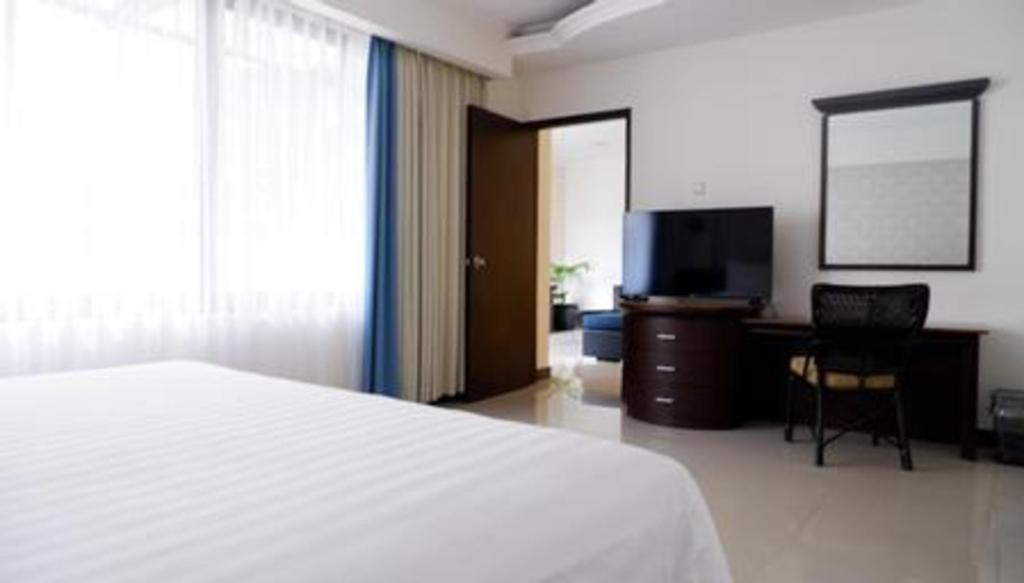 Bentani Hotel & Residence 치레본 외부 사진
