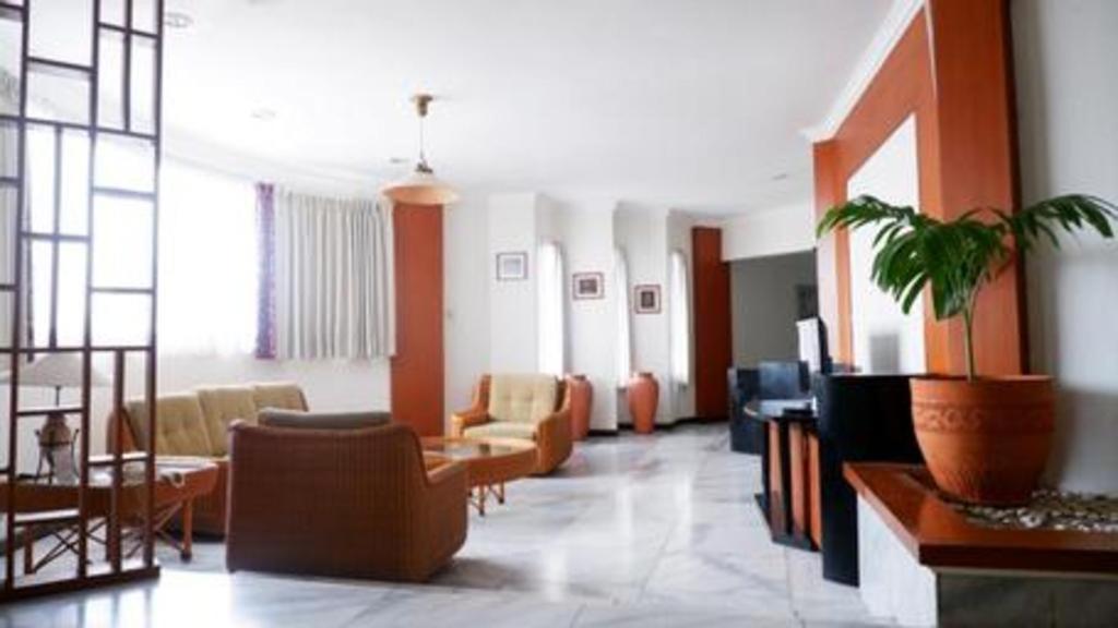 Bentani Hotel & Residence 치레본 외부 사진