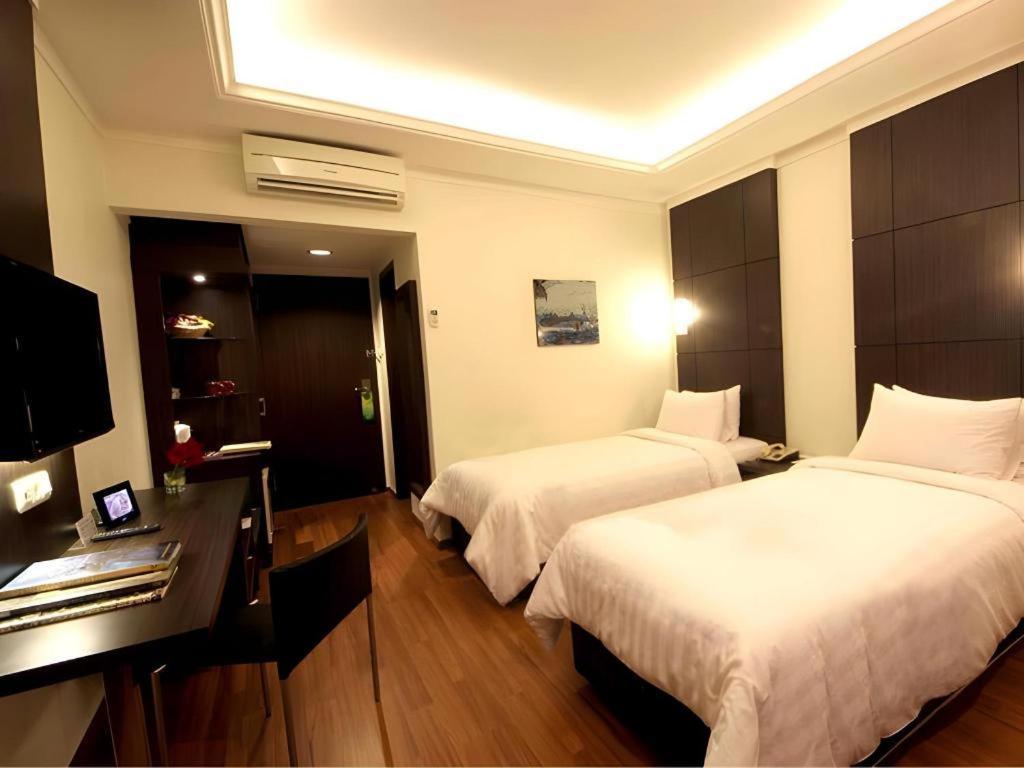 Bentani Hotel & Residence 치레본 외부 사진