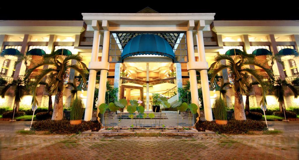 Bentani Hotel & Residence 치레본 외부 사진