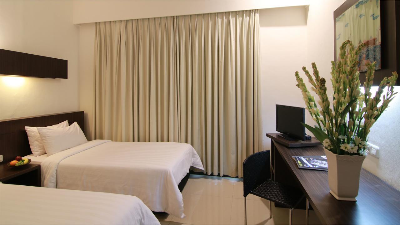 Bentani Hotel & Residence 치레본 외부 사진