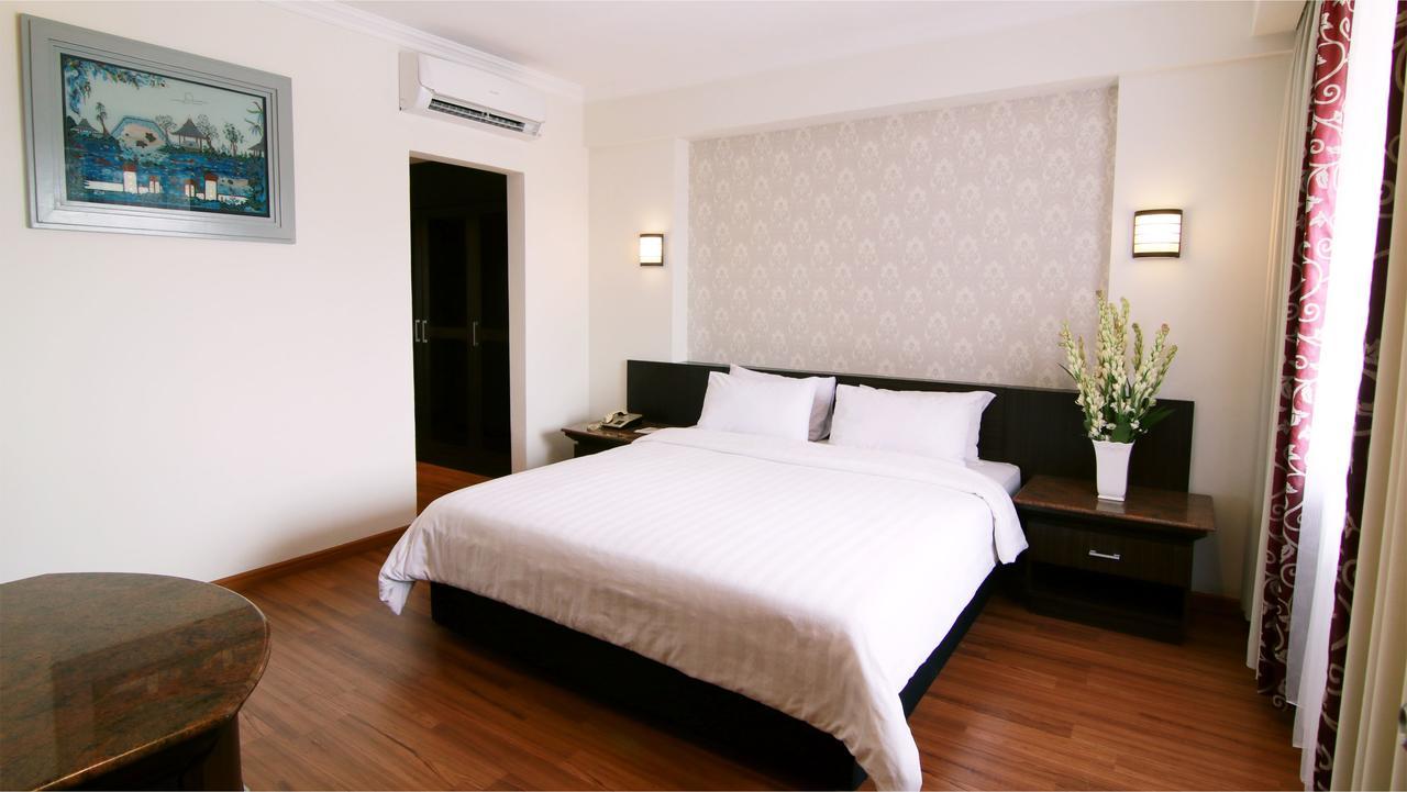 Bentani Hotel & Residence 치레본 외부 사진
