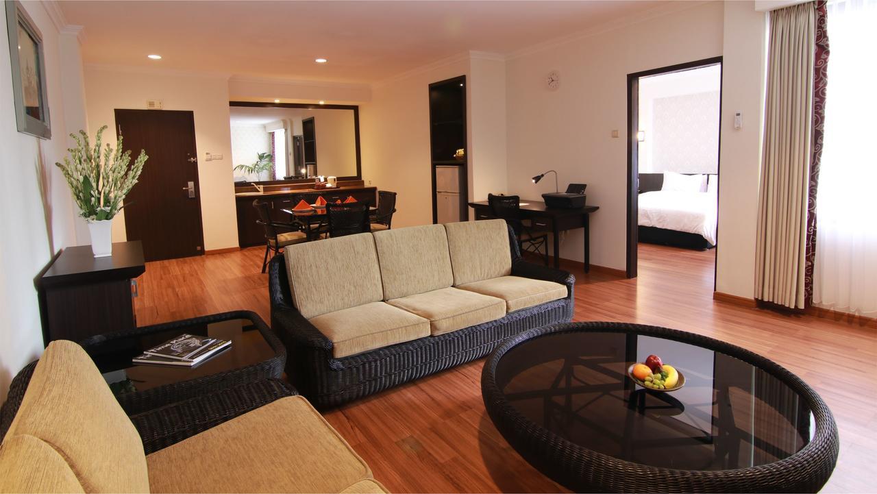 Bentani Hotel & Residence 치레본 외부 사진