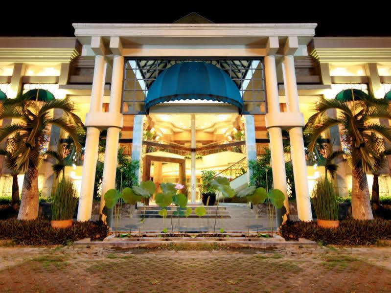 Bentani Hotel & Residence 치레본 외부 사진
