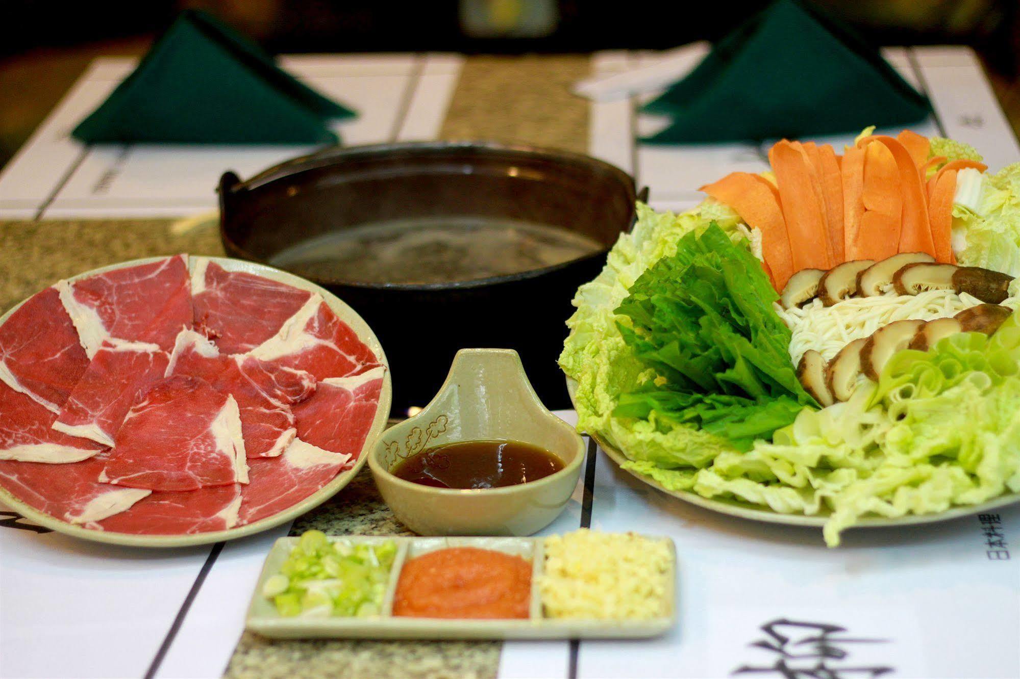 Bentani Hotel & Residence 치레본 외부 사진