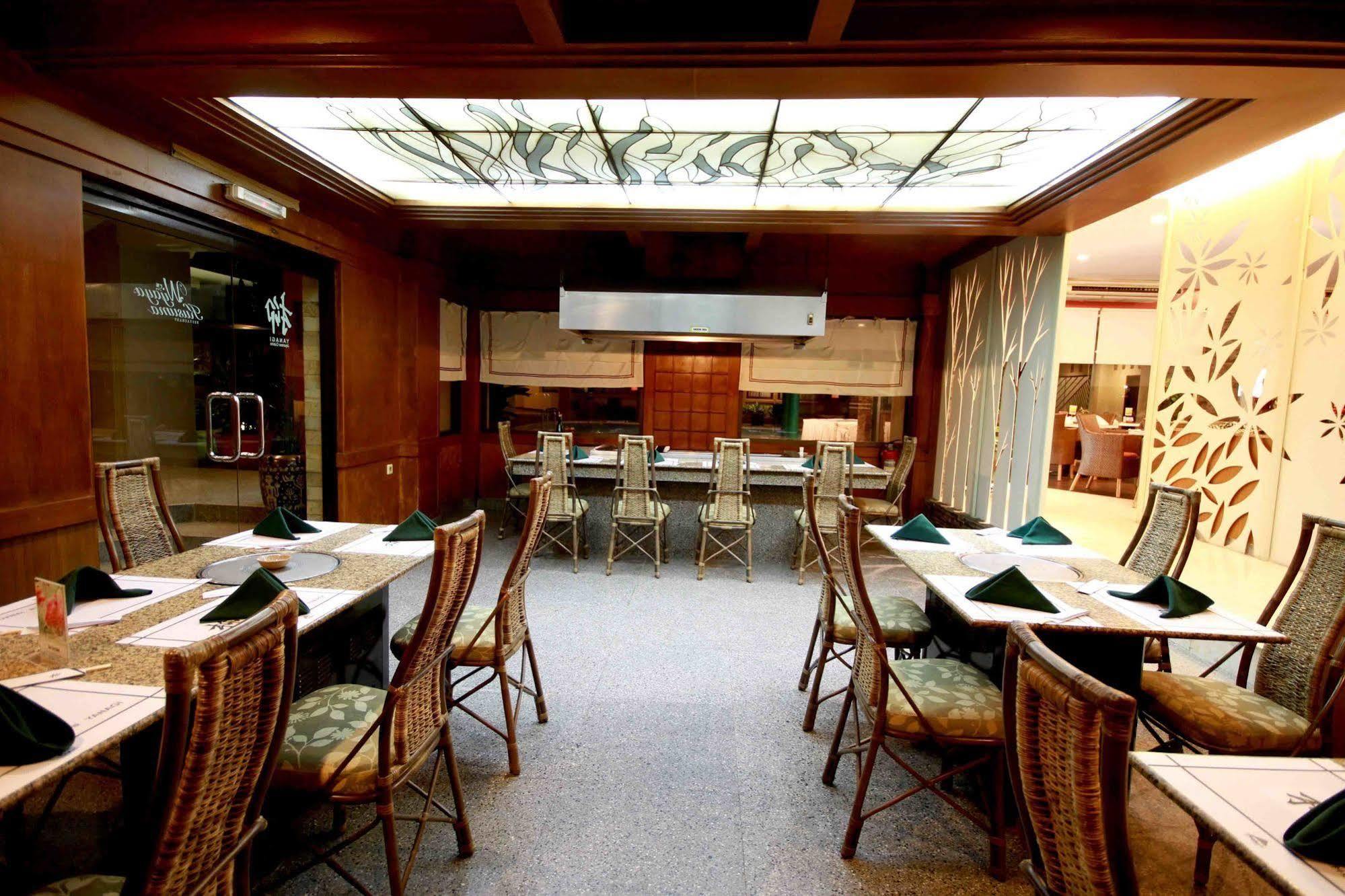 Bentani Hotel & Residence 치레본 외부 사진