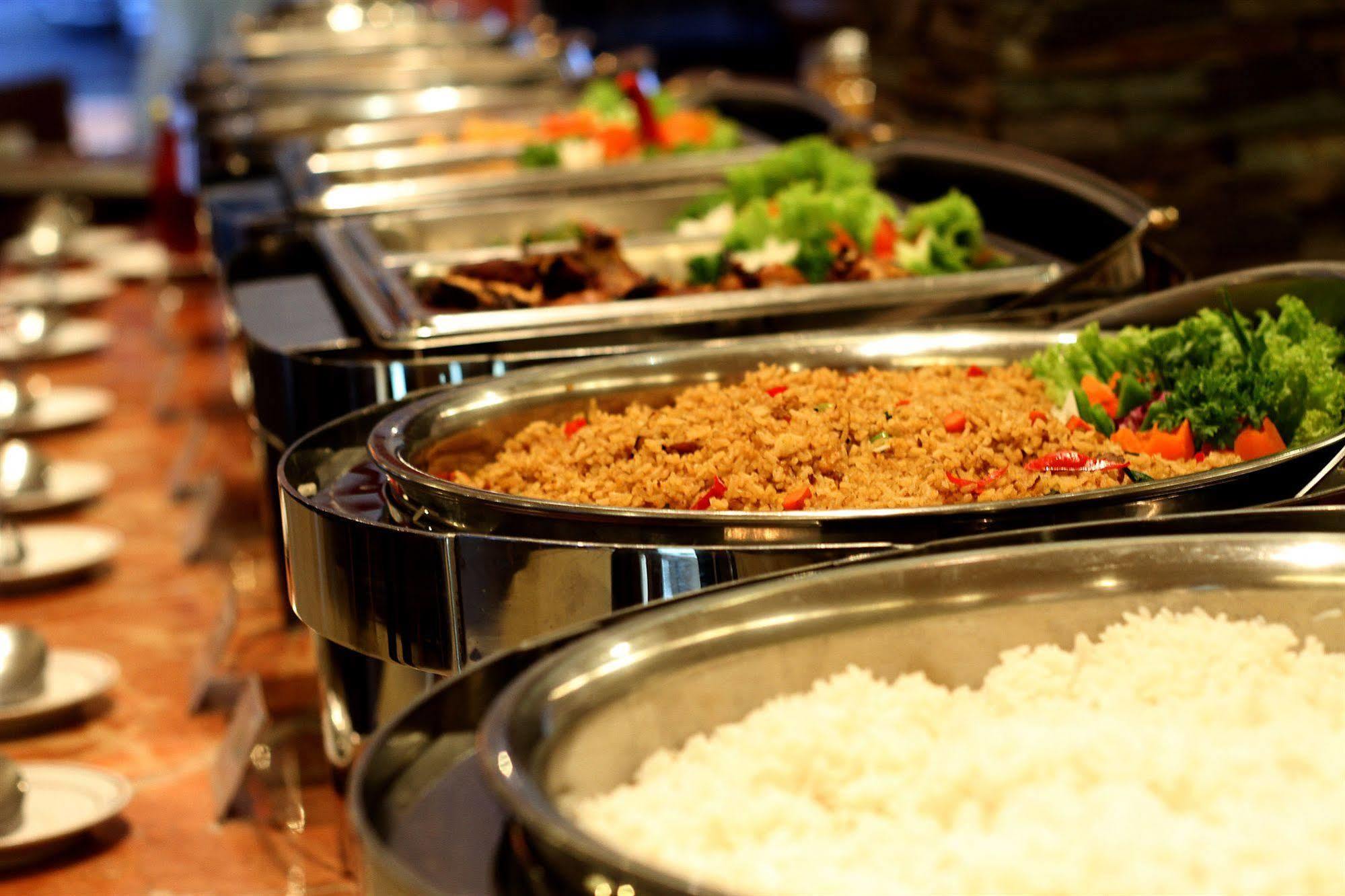 Bentani Hotel & Residence 치레본 외부 사진